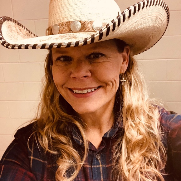 Meet your Posher, Samantha - Picture 1 of 2